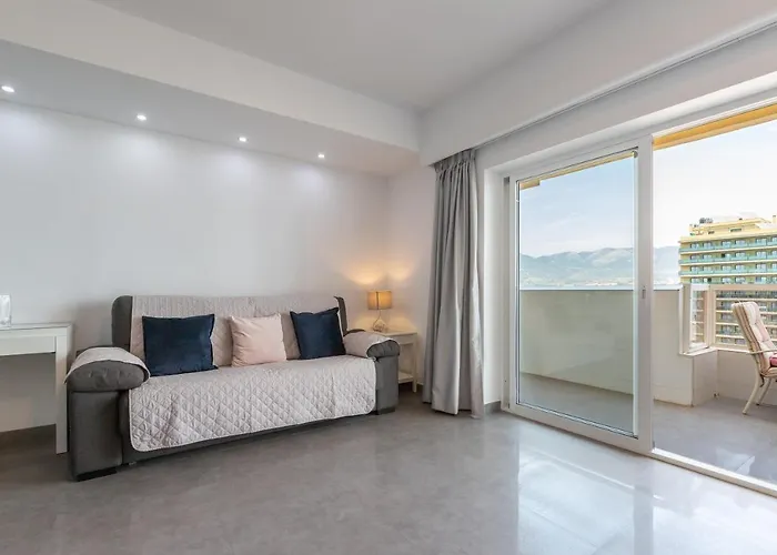 Penthouse With Private Pool Apartment *